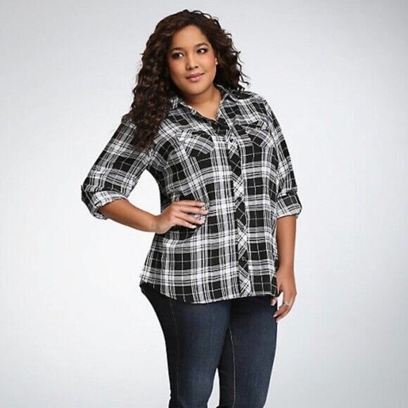torrid Tops - Torrid Camp Plaid Button Up Shirt Black White Roll Tab Women's Size 4 4X H14715